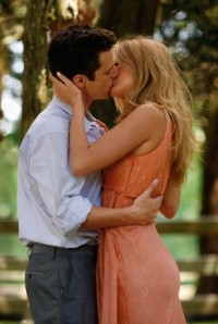 Blake Lively up to old Gossip Girl tricks