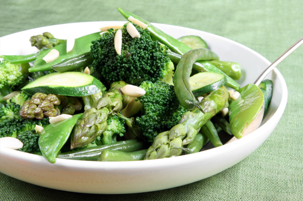 Green beends and almonds