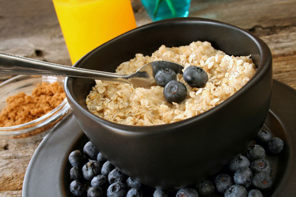Hot oatmeal with blueberries