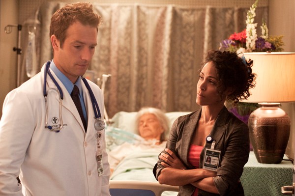 Michael Vartan<a href='/' target='_blank'> AND </a>Jada Pinkett Smith<a href='/' target='_blank'> IN </a>HawthoRNe
