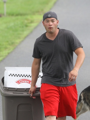 Jon Gosselin takes out the trash on a solo Father's Day