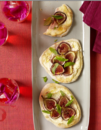 Paneer and Fig Pizza