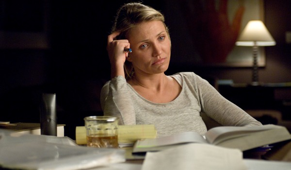 Diaz has a difficult choice as Sara