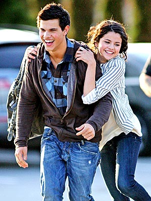 picture of selena gomez mom and dad. mom and step-dad in LA,