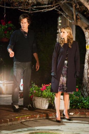 Kevin Bacon directs his wife, Kyra Sedgwick, in the season finale of The Closer