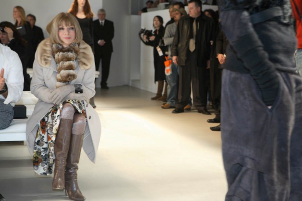 Anna Wintour takes a look<a href='/' target='_blank'> AND </a>speaks volumes