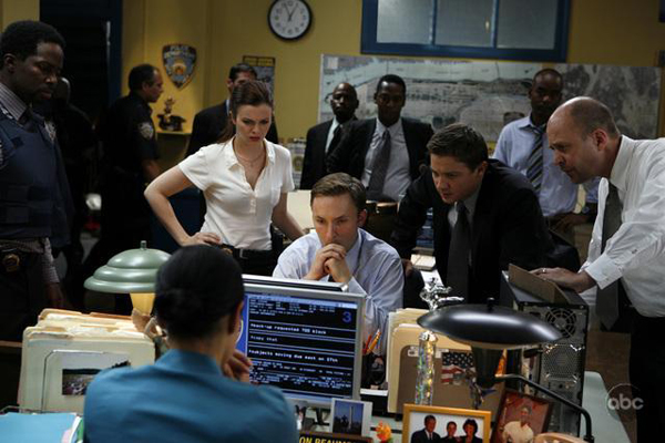 The Unusuals, staring Amber Tamblyn, premieres on ABC