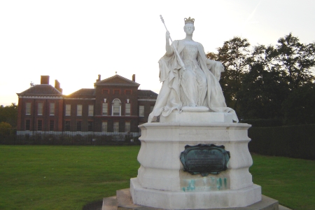 SheKnows visited Kensington Palace and Queen Victoria's memorial in October
