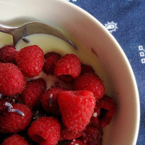 berries-creme-anglaise.jpg berries-creme-anglaise.jpg