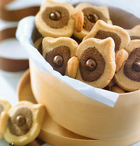 Chocolate and Vanilla Hoot Owl Cookies