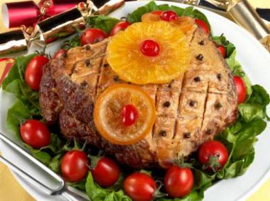 Glazed Ham with Pineapple and Cloves
