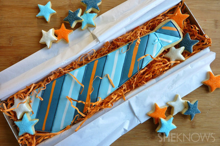 Father's Day sugar cookie necktie