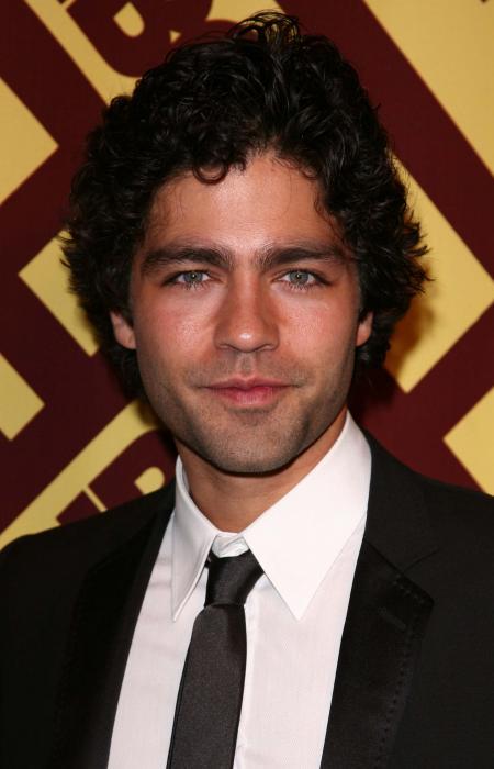 Mr. Grenier looks fabulous and super sexy at this Golden Globe's party