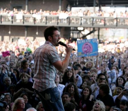 Danny Gokey returns home