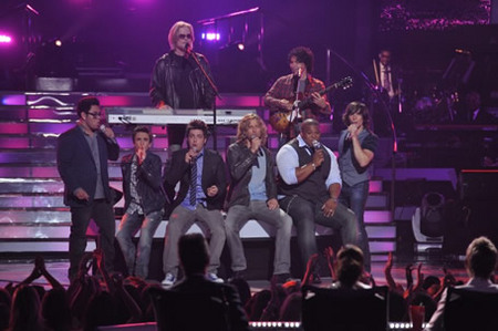 Hall &amp; Oates and Top 6 Boys at Finale 5/26/10