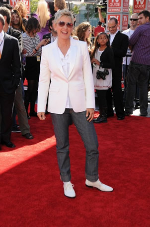 Ellen Degeneress on Red Carpet at Finale 5/26/10