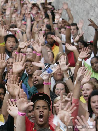 American Idol Season 9 Atlanta Auditions Crowd Raising Hands