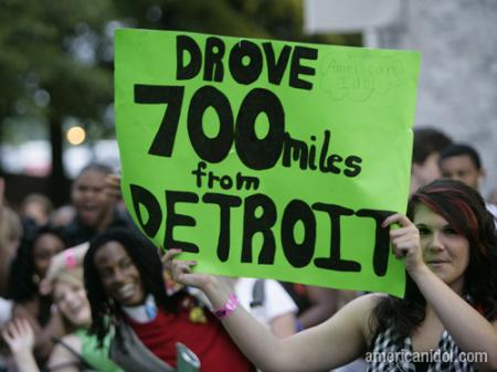 American Idol Season 9 Atlanta Auditions Girl Holding 700 Mile Sign