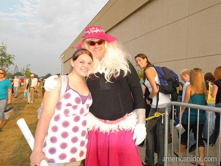American Idol Season 9 Auditions Man Dressed in Pink Drag