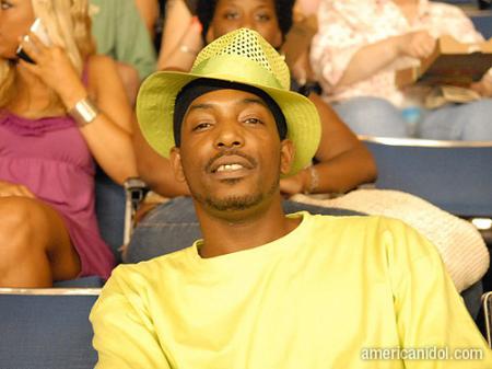 American Idol Season 9 Auditions Man in Yellow Shirt and Hat
