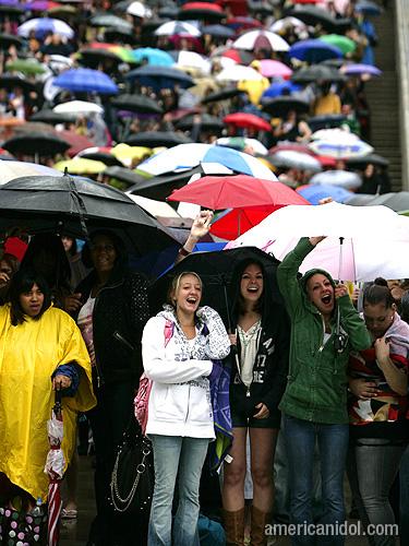 American Idol Season 9 Boston Auditions Girls with Umbrellas