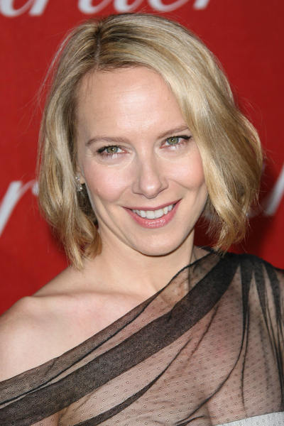 Amy Ryan's blonde bob hairstyle