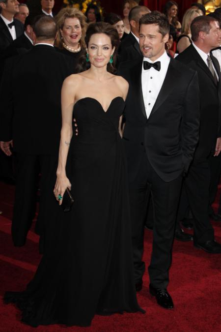 Angelina Jolie and Brad Pitt at the 2009 Oscars