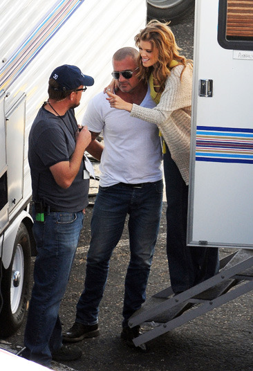 Annalynne McCord cuddling her boyfriend on the set of "90210"