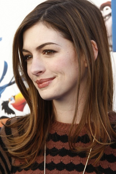 Anne Hathaway's simple hairstyle