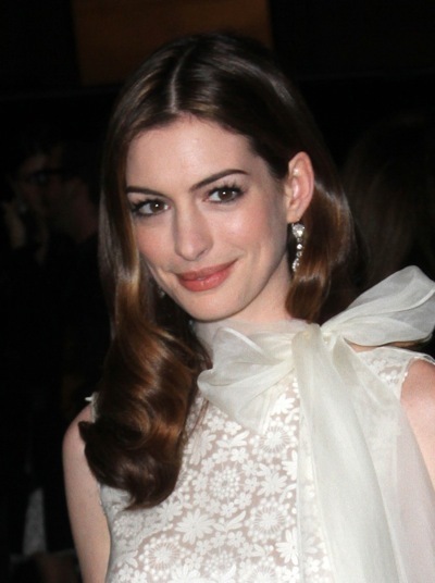 Anne Hathaway lets her hair down
