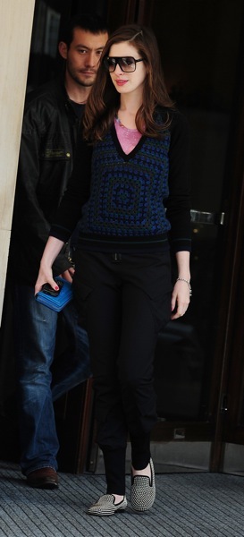 Anne Hathaway in flats