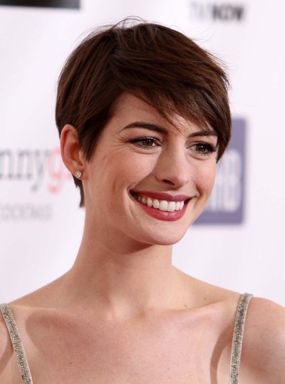 Anna Hathaway's short hair
