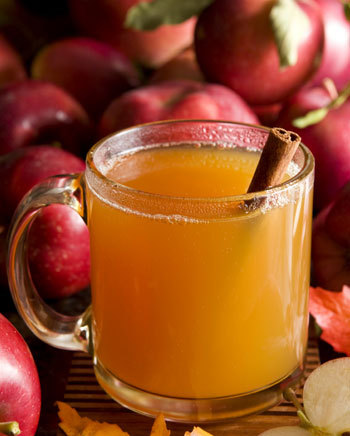 Warmly spiced apple cider