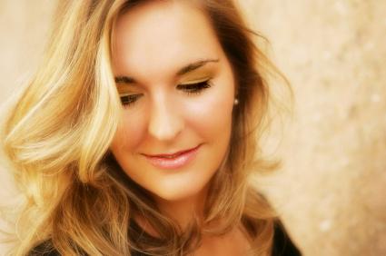 Soft Layers and Accent Curls