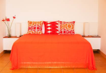 Home Interior Design Gallery on Bright Orange Bedroom Decor   Red  Yellow   Orange Themes