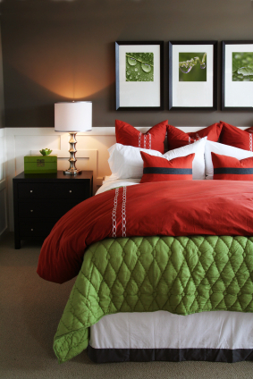 Red and green bedroom decor - Red, yellow & orange themes