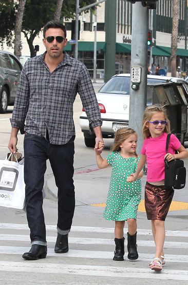 Ben Affleck &amp;  his daughters