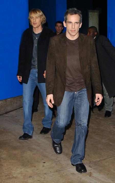 Owen Wilson walks behind Ben Stiller