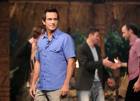 Best Survivor: Samoa (19) Moments Host Jeff Probst at Finale