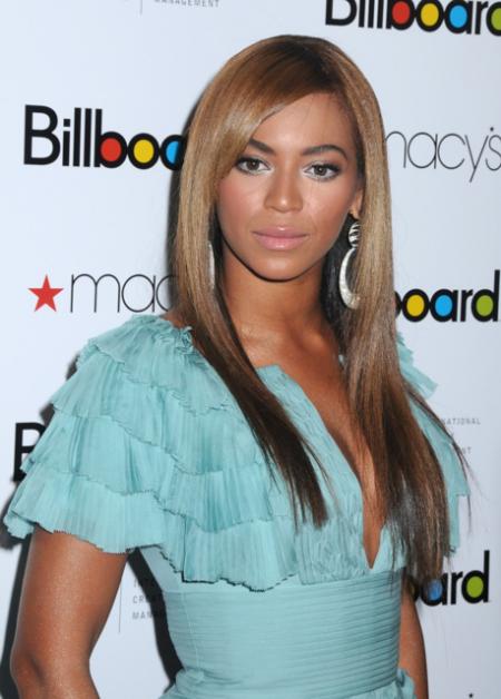 Beyonce’s long straight sexy hairstyle