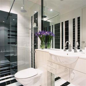 Black and white tile bathroom with purple accent - Black and white 
