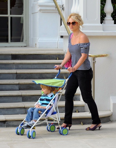 Britney Spears in stripes