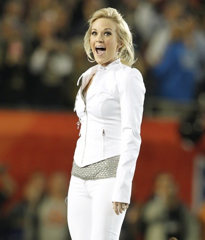 Carrie Underwood in white jeans