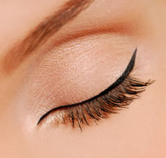 "Cat-eye" Liner