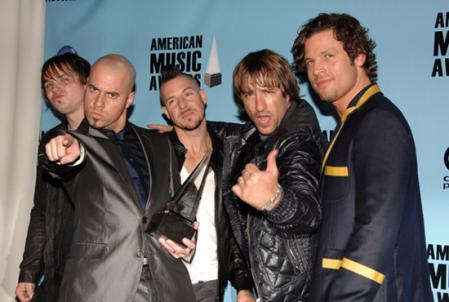 Twice as nice for Daughtry at AMAs