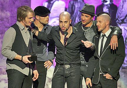 Daughtry wins at 2007 AMAs