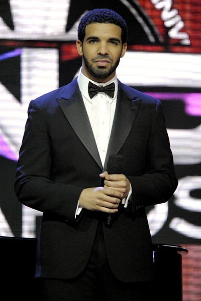 Drake looking Dapper at the 2011 Juno Awards