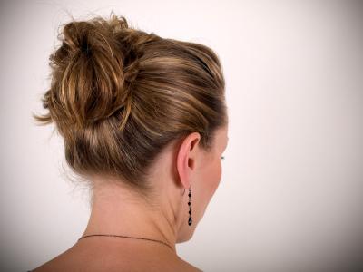 Classic Bun Updo. Easy updos. Classic Bun