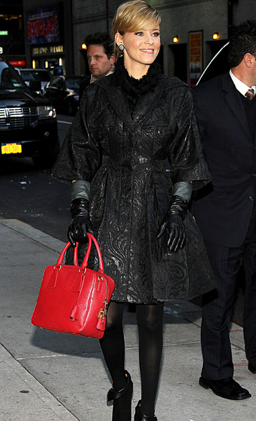Elizabeth Banks on her way to film "The Late Show with David Letterman"