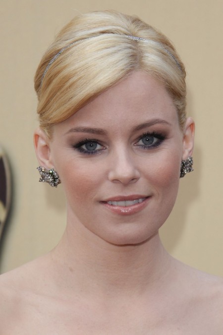 Elizabeth Banks Gets Glitzy